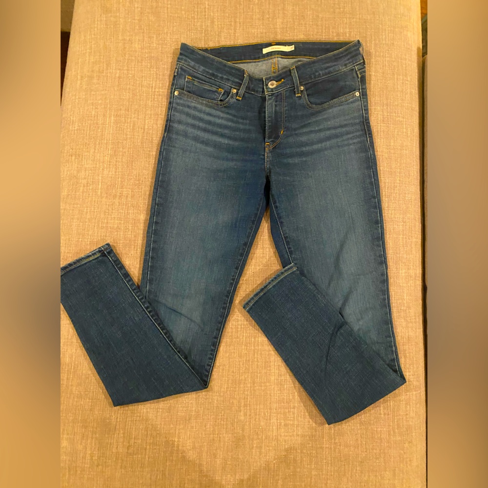 Levi 711 Jeans
